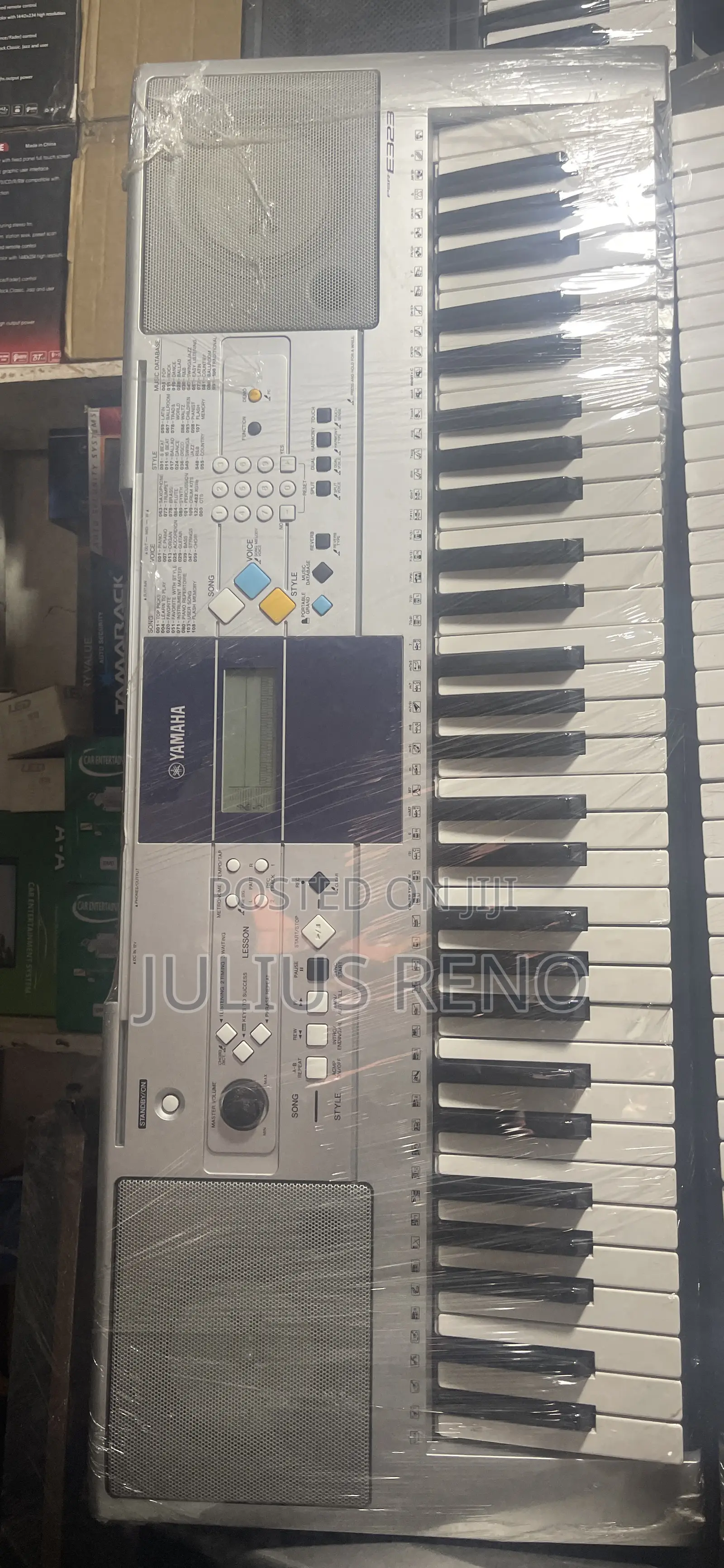 Yamaha PSR E 323