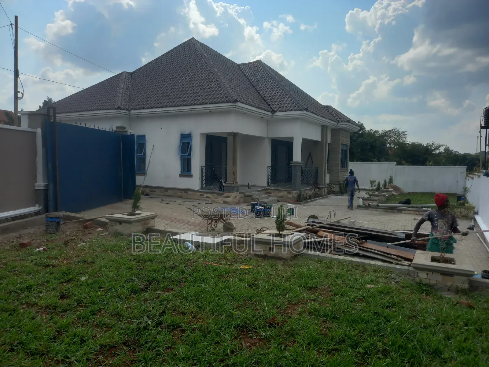 Furnished 4bdrm House in Kira for sale