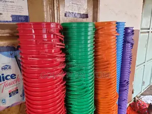 Nice Plastic Buckets With Handle