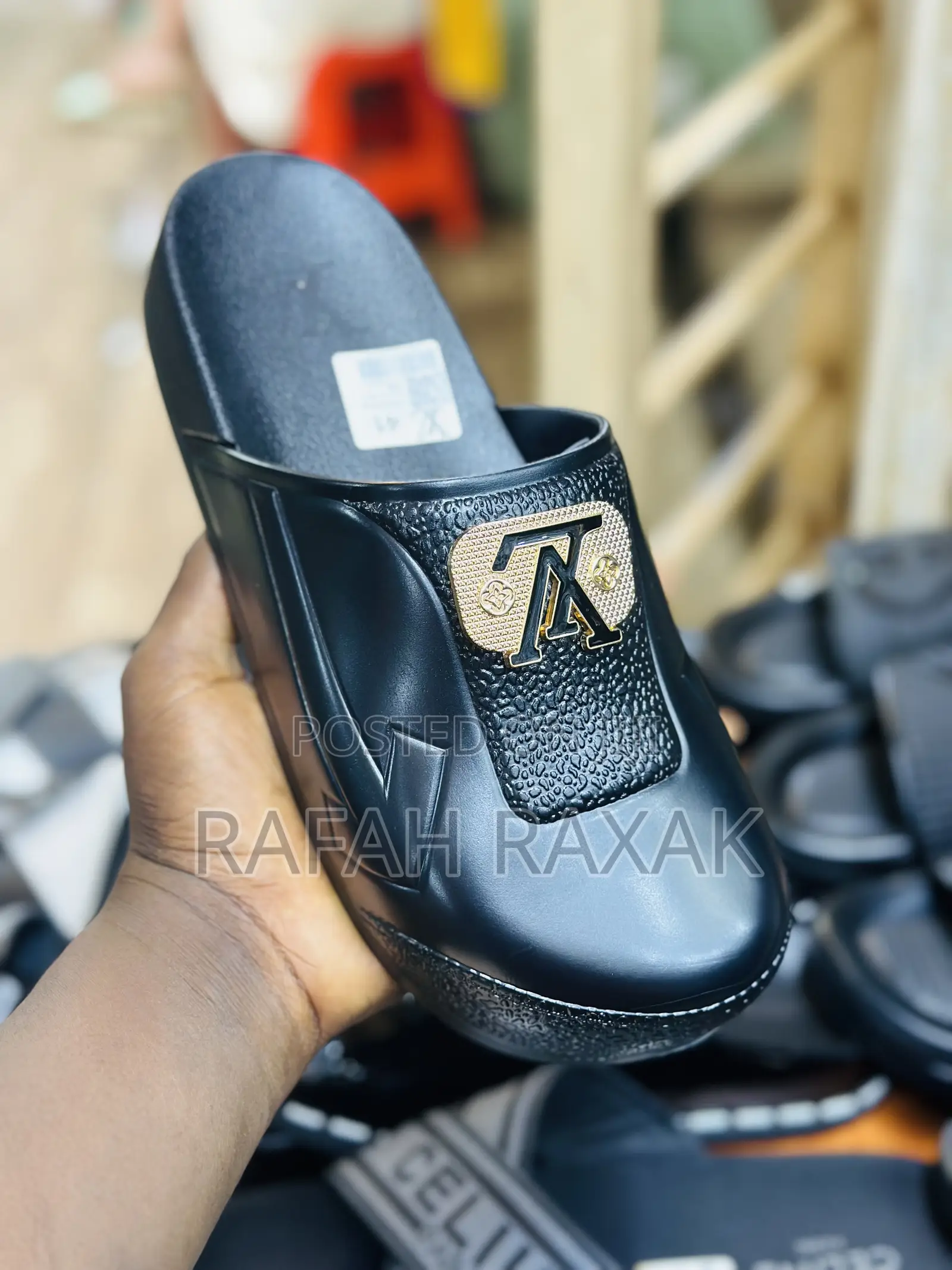 Men’S Classic Louis Vuitton Clog Push In Sandals