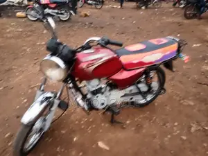 Bajaj Boxer 100 2023 Red