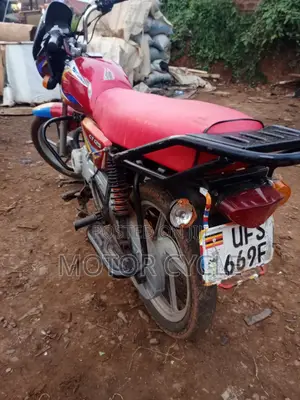Bajaj Boxer 125 2022 Red