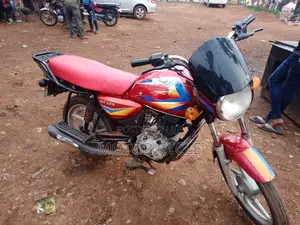 Bajaj Boxer 125 2022 Red