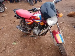 Bajaj Boxer 125 2022 Red