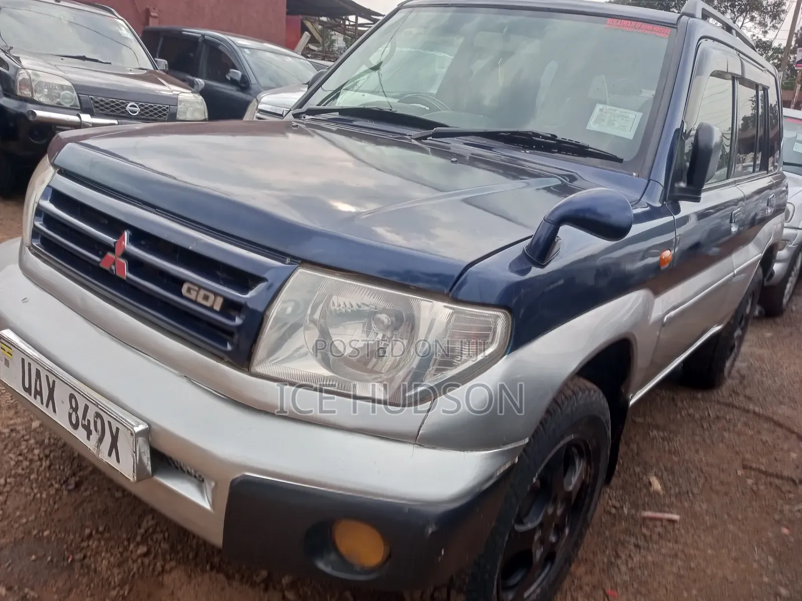 Mitsubishi Pajero IO 2000 Blue