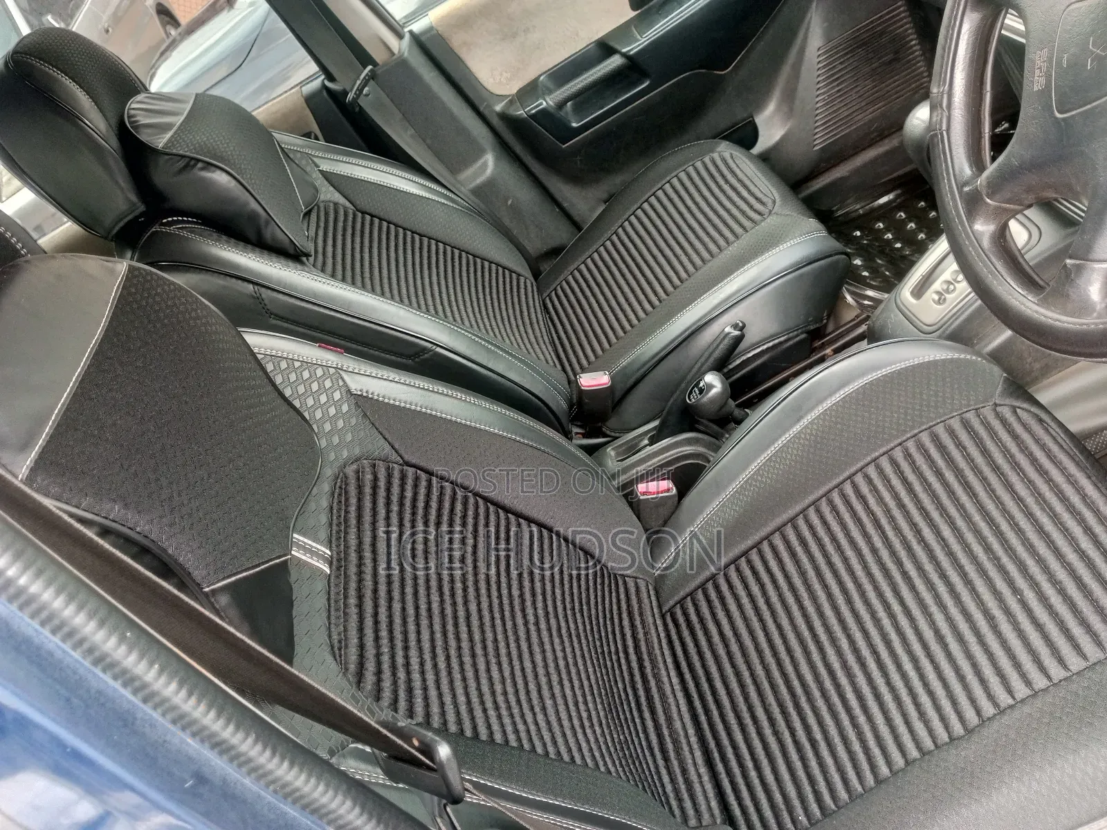 Mitsubishi Pajero IO 2000 Blue