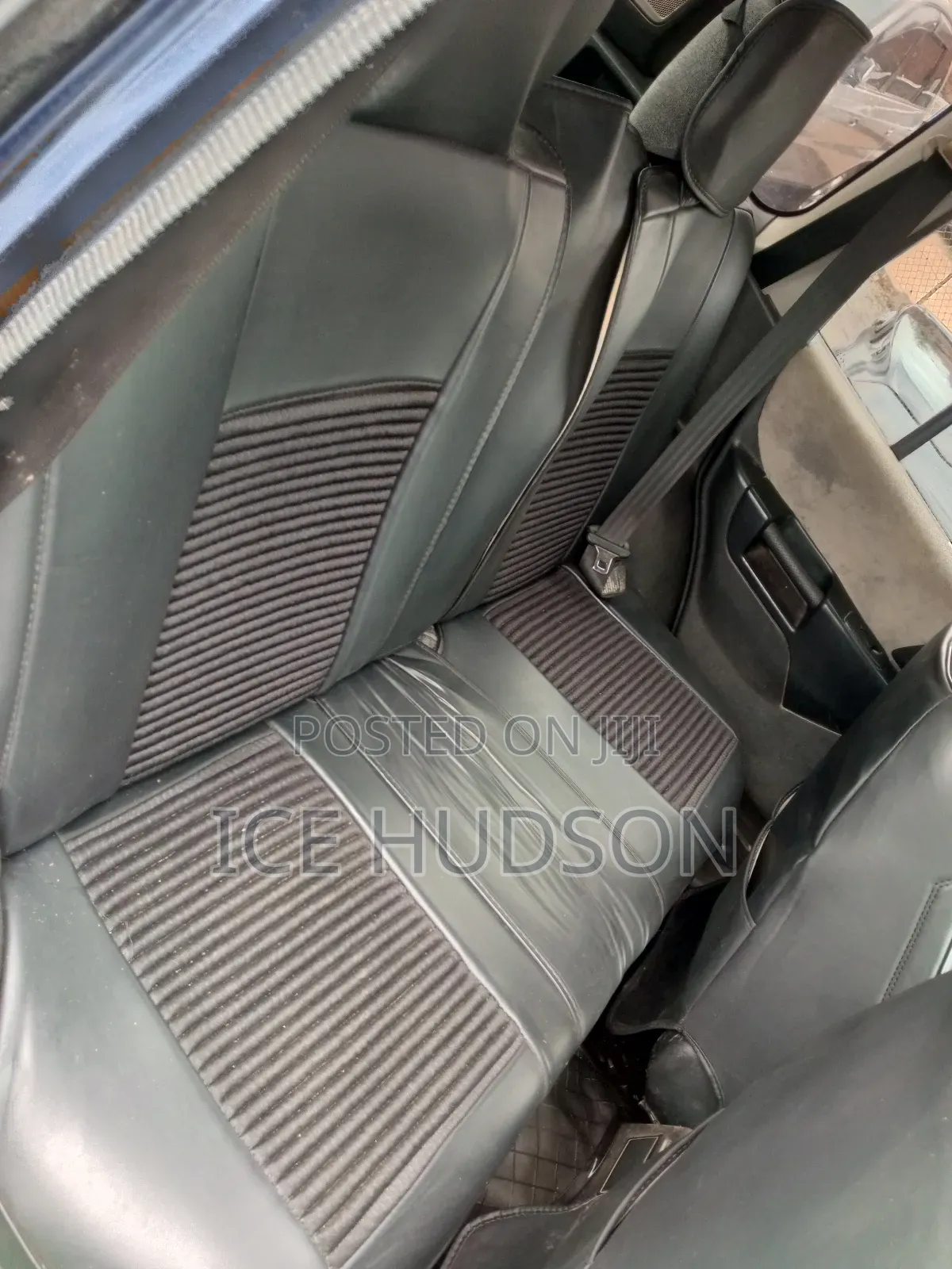 Mitsubishi Pajero IO 2000 Blue