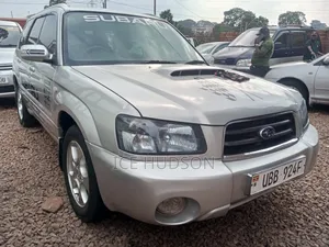 Photo - Subaru Forester 2004 Gray