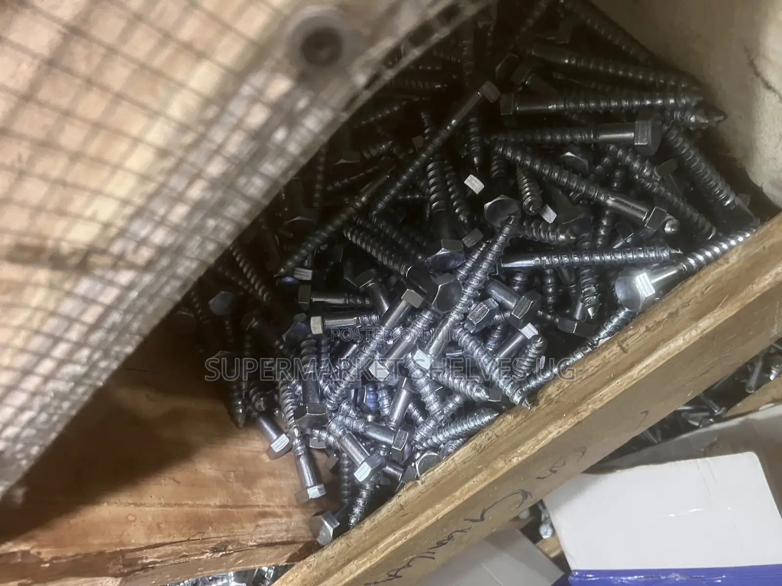 Screws and Bolts in All Size and Type 15kper Kg