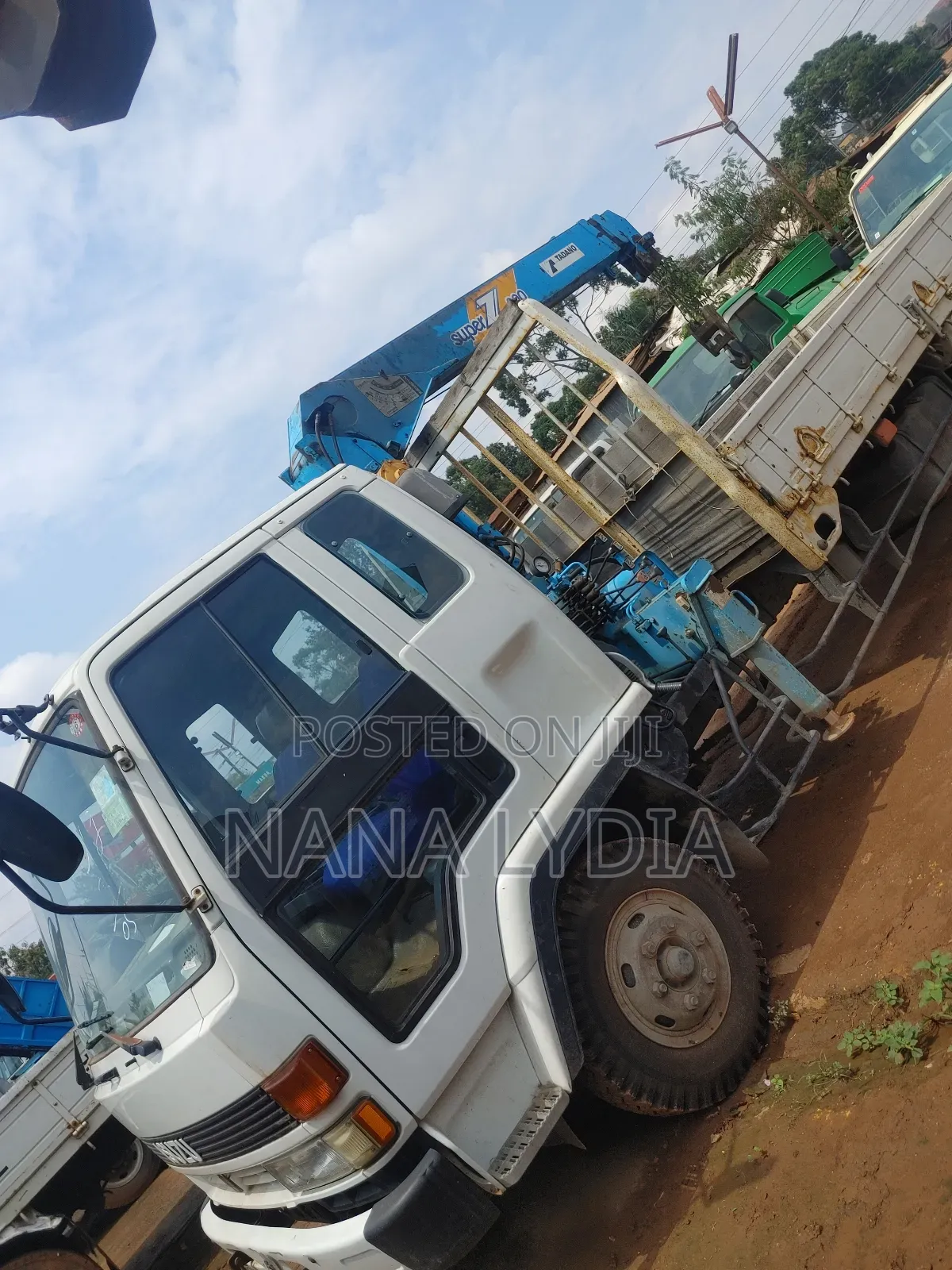 Isuzu Manlift Truck