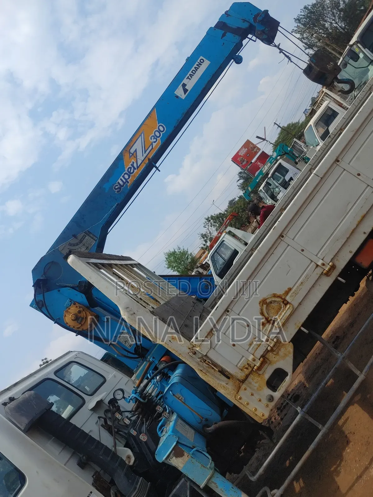 Isuzu Manlift Truck