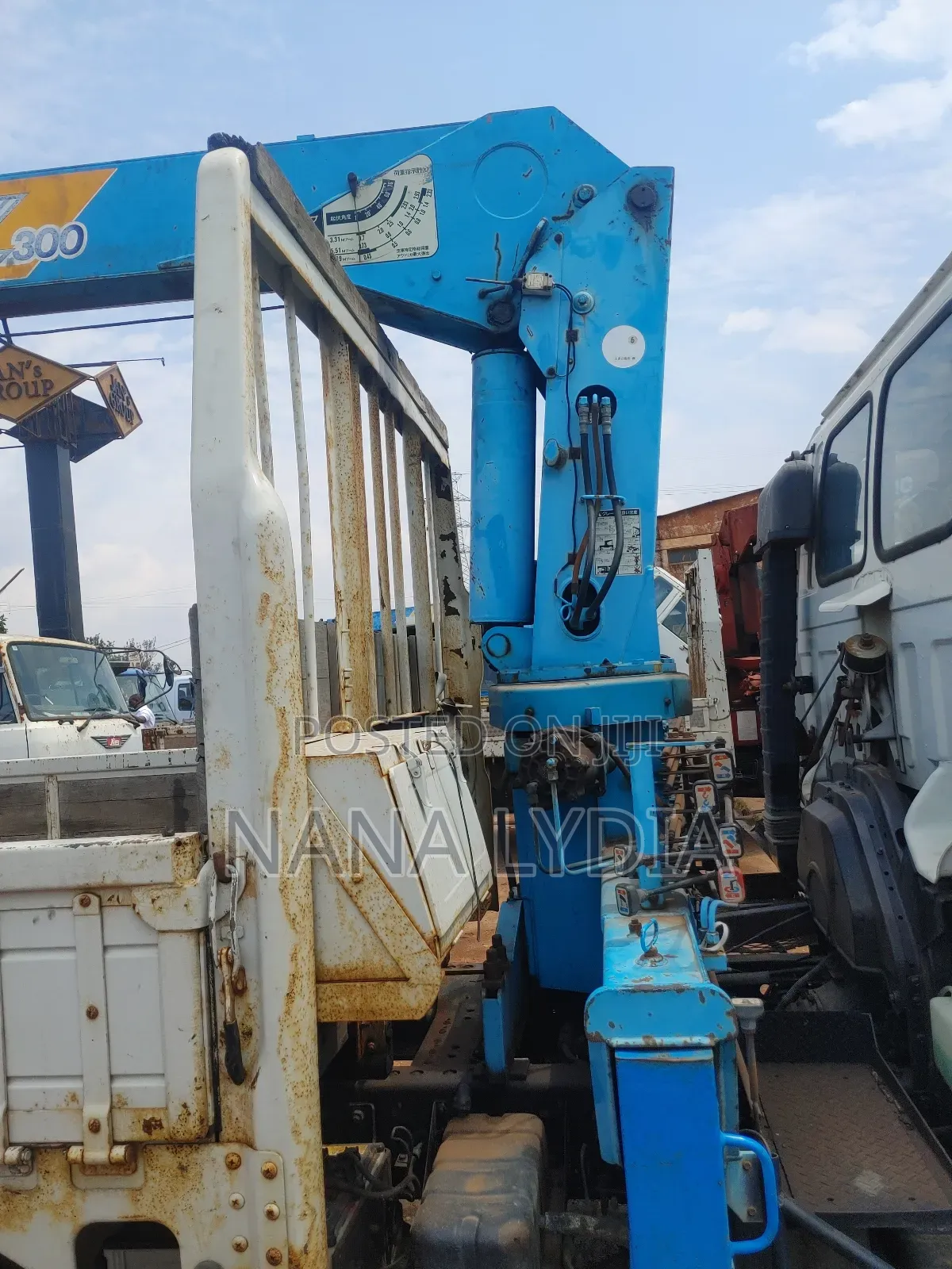 Isuzu Manlift Truck