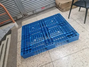 Heavy-Duty Plastic Pallets 130 by 110cm