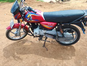 Bajaj Boxer 125 2023 Red