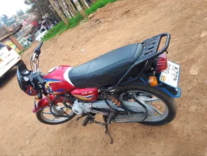 Bajaj Boxer 125 2023 Red