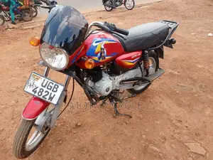 Bajaj Boxer 125 2025 Red