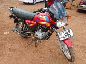 Bajaj Boxer 125 2025 Red