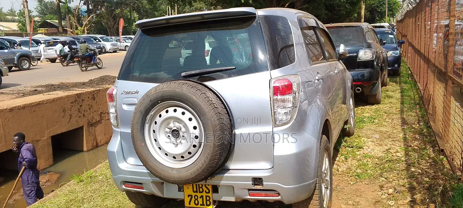 Toyota Rush 1.5 AWD 2010 Silver