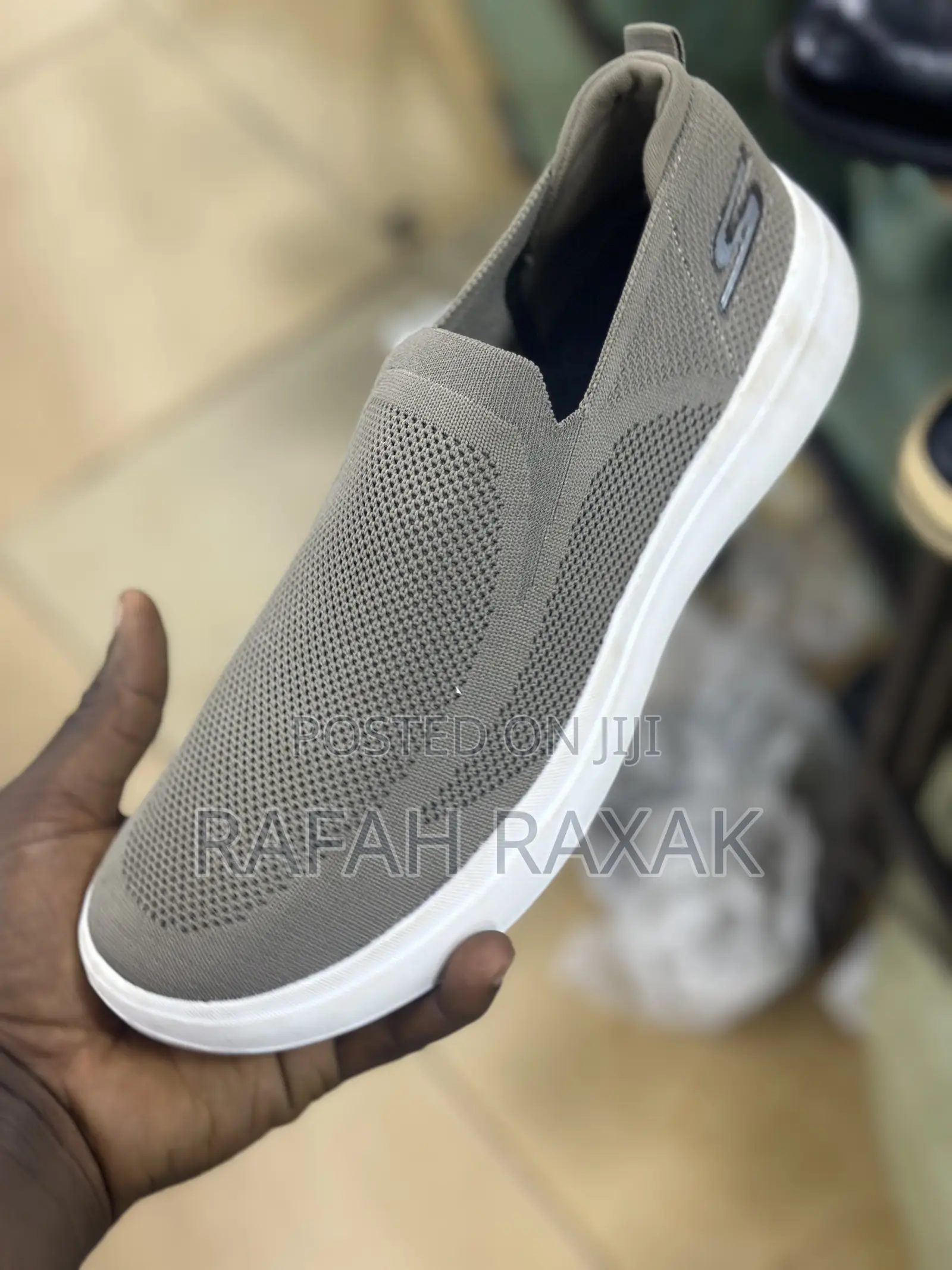 Original Unisex Skechers Slip On Light Sneakers