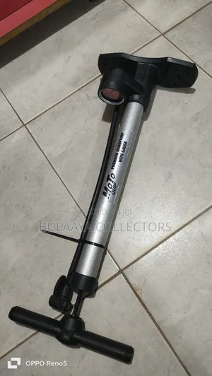 Uk Used Moto-Quip Premium Hand Pump With a Gauge.