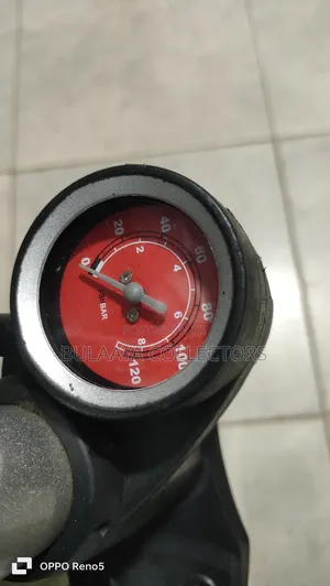 Uk Used Moto-Quip Premium Hand Pump With a Gauge.