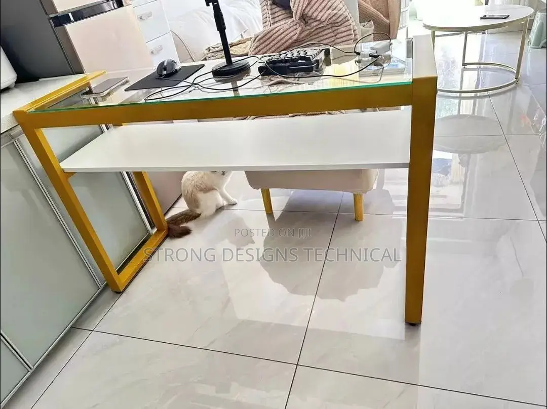 Manicure Table/ Nail Table