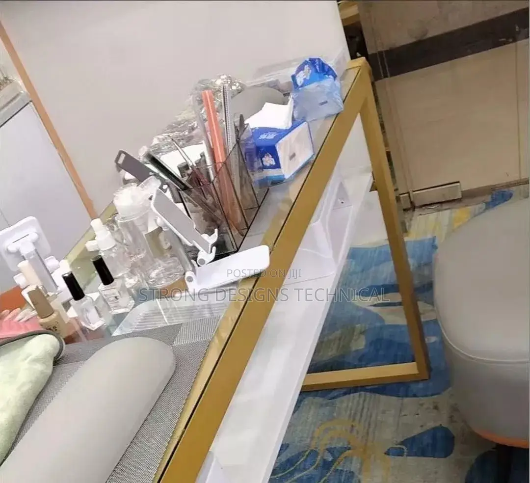 Manicure Table/ Nail Table