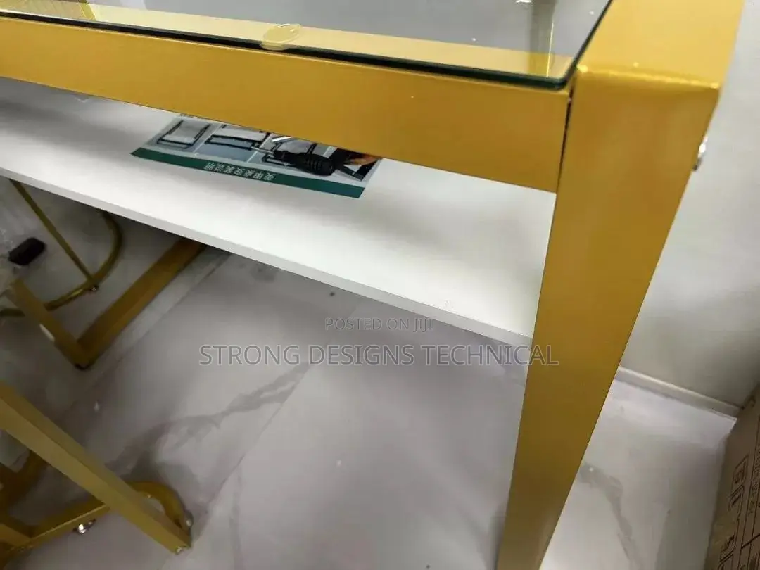 Manicure Table/ Nail Table