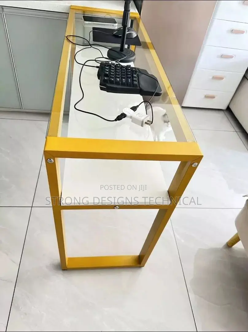 Manicure Table/ Nail Table