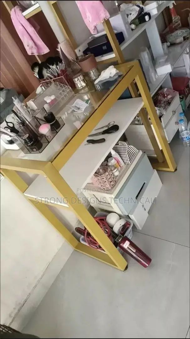 Manicure Table/ Nail Table