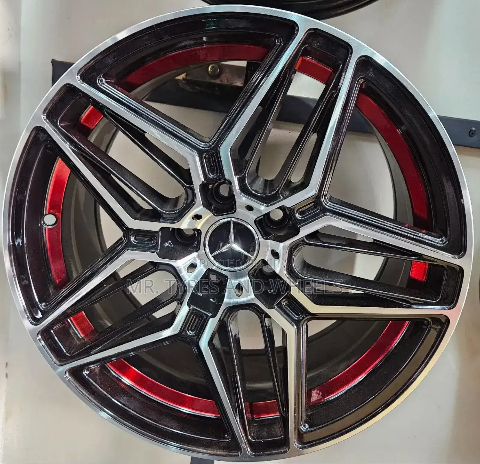 Size 17 the Gd Disney for the Gd Car Benz Available.