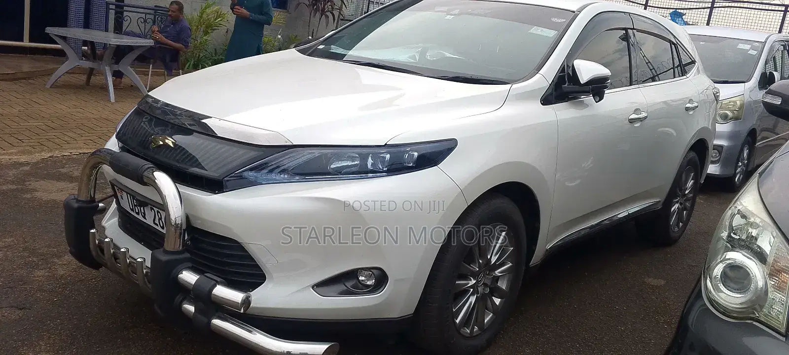 Toyota Harrier 2.0 2016 White
