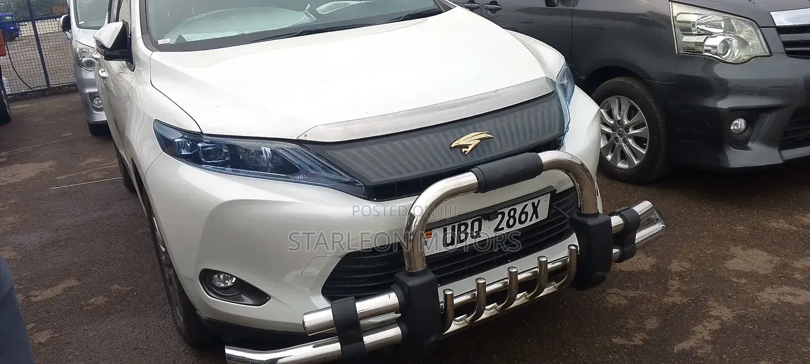 Toyota Harrier 2.0 2016 White