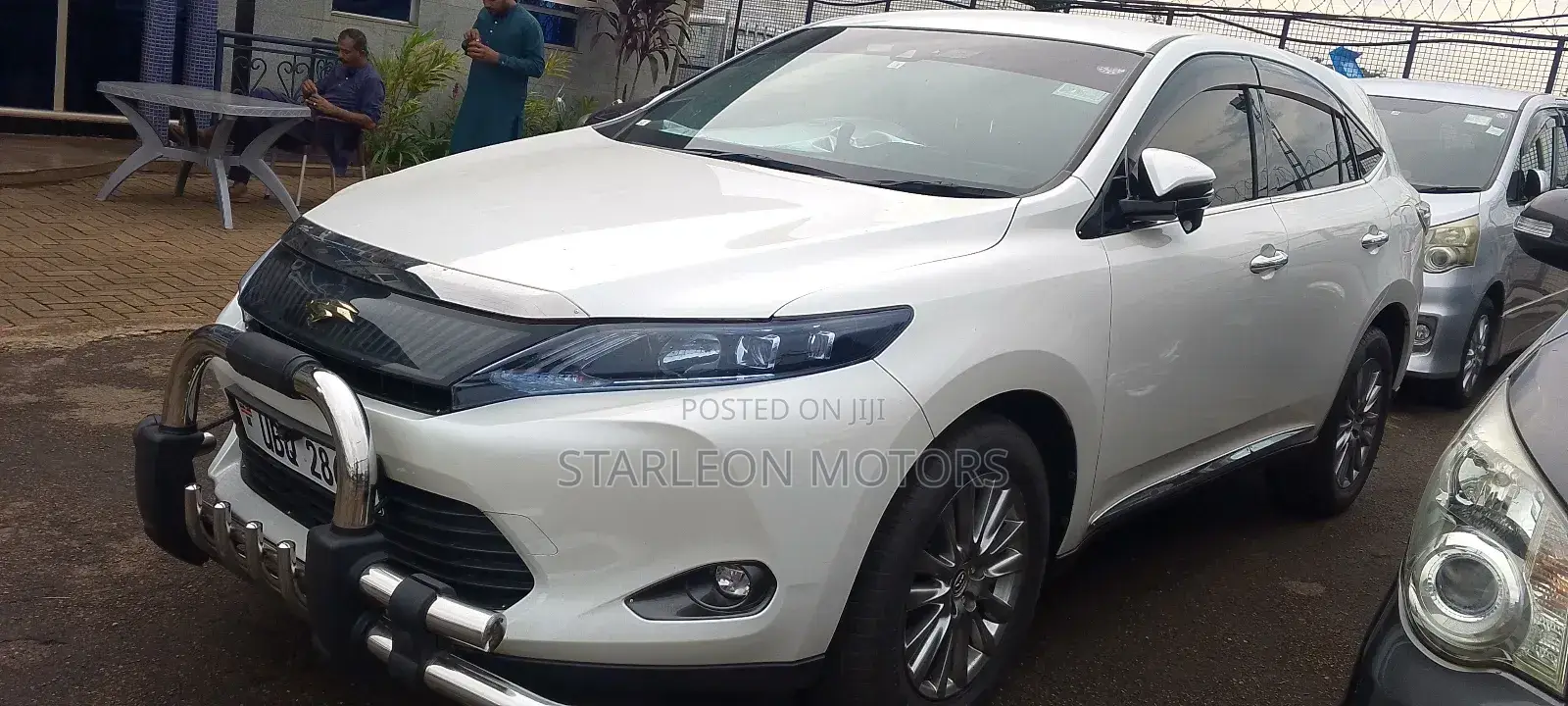 Toyota Harrier 2.0 2016 White