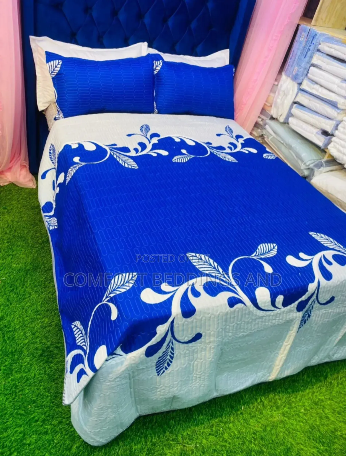 Leaf Design Cotton Bedspread Blue