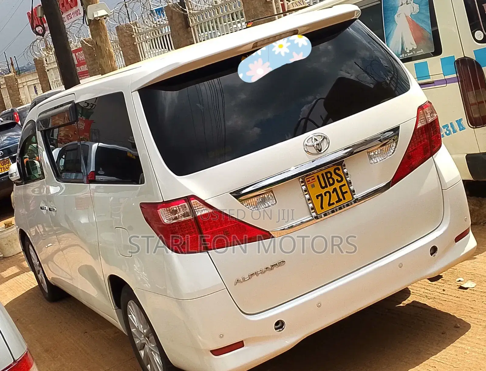 Toyota Alphard 2.4 Petrol AWD 2010 White