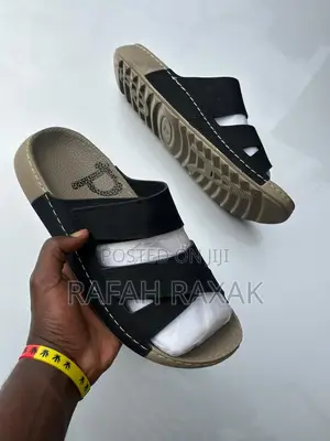 New Classic Men’S Black Straps Polox Sandals