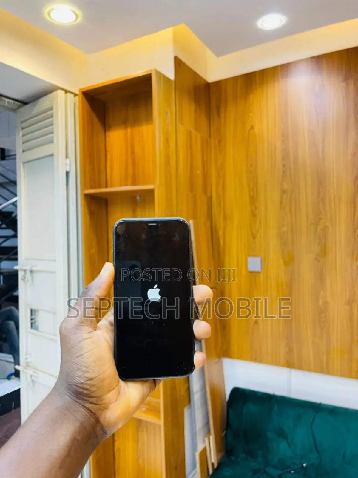 New Apple iPhone 11 64 GB Black