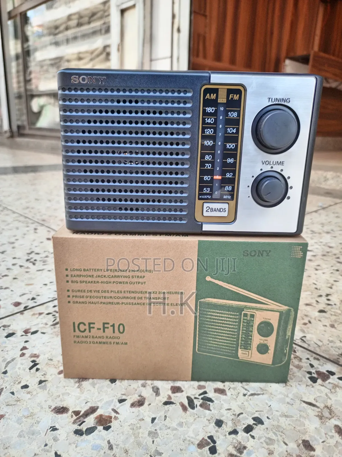 Sony Icf-F10 Two 2 Band Fm/Am Portable Battery Radio.