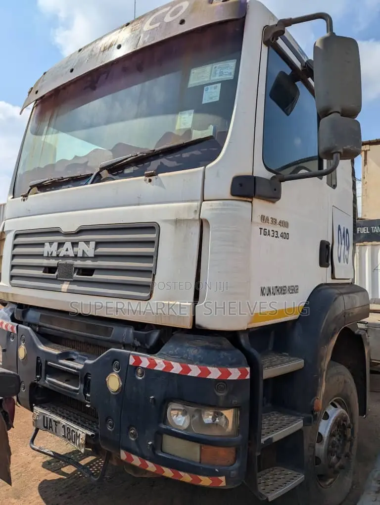 Man Track Trailer Used but Perfect Condition on Sale at 100m