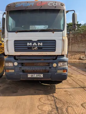 Man Track Trailer Used but Perfect Condition on Sale at 100m