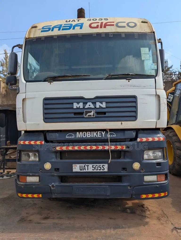 Man Track Trailer Used but Perfect Condition on Sale at 100m