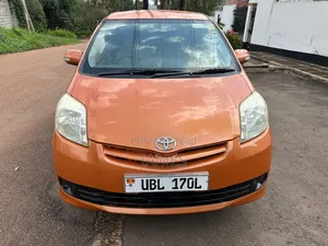 Photo - Toyota Passo Sette 1.5 FWD 2009 Beige