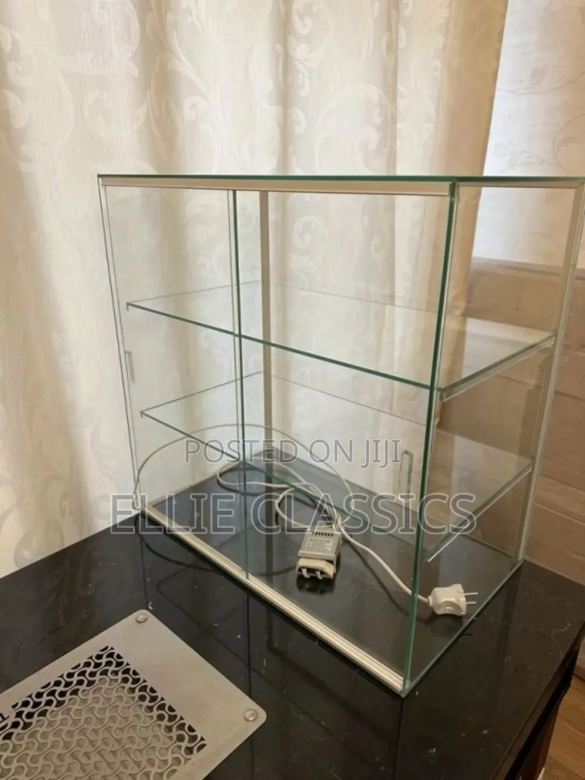 Transparent Glass Counter
