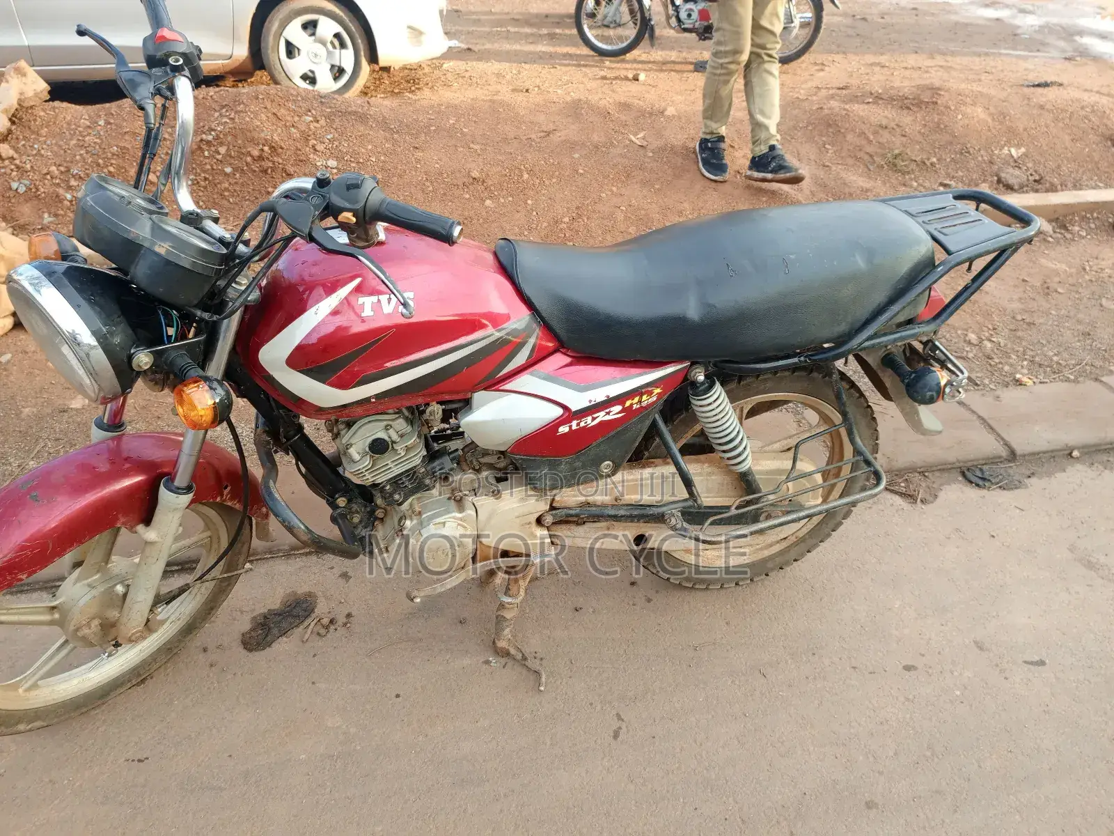TVS HLX 125 2025 Red