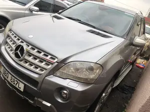 Photo - Mercedes-Benz M Class 2012 Gold