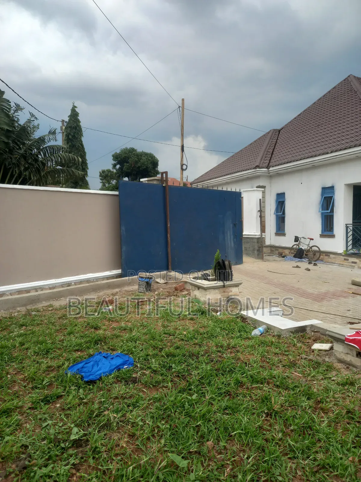 Furnished 4bdrm House in Kira for sale