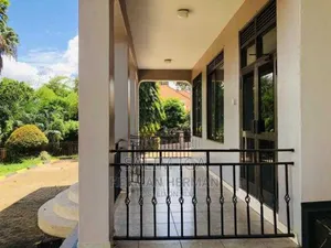 5bdrm Duplex in Kololo Property, Central Division for rent