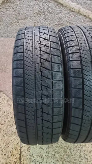 215/65r16 Used Original Bridgestone Tyres( Used)