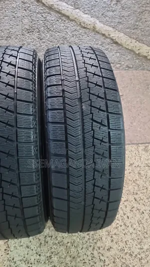 215/65r16 Used Original Bridgestone Tyres( Used)
